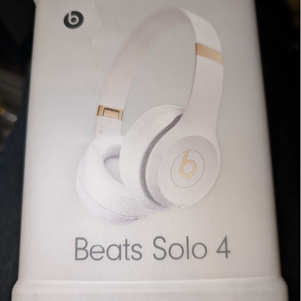 Beats by Dr. Dre Solo 4 Wireless Headphones White Rose Gold Spatial Audio 50hr